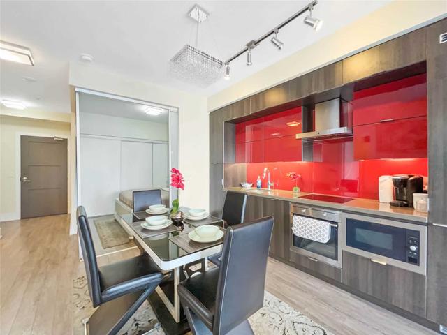 3909 - 300 Front St W