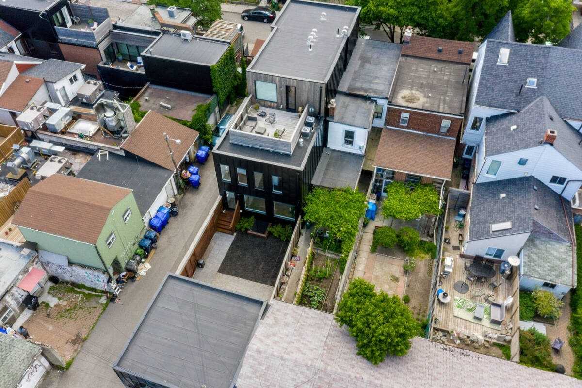 A 161 Palmerston Ave, Toronto Terminated, C5346696 Condos.ca