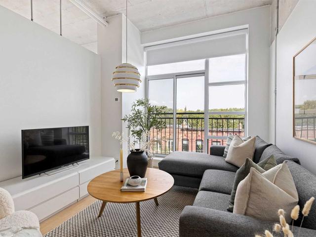 510 - 955 Queen St W