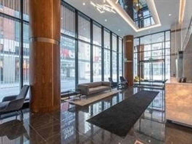 805 - 19 Bathurst St