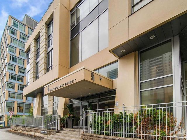 1904 - 500 Sherbourne St