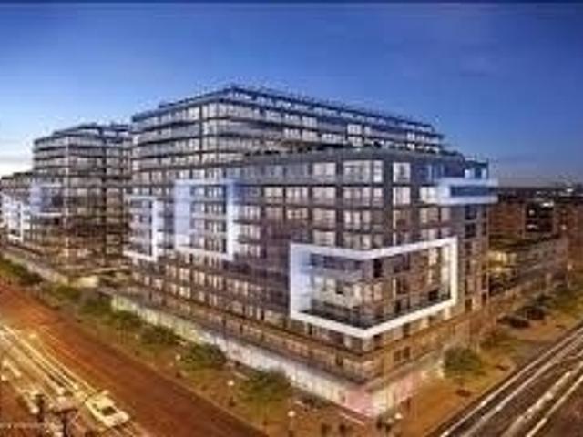 632 - 1030 King St W