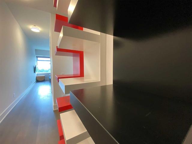 #613 - 111 St. Clair Ave W