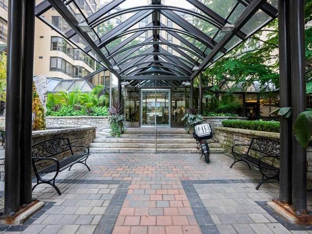 206A - 280 Simcoe St