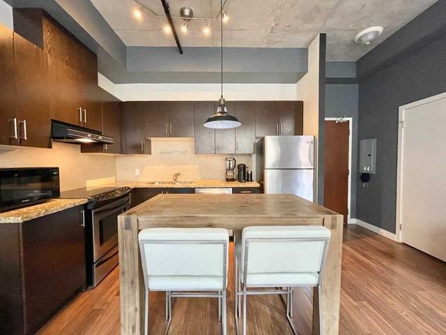 303 - 10 Wellesley Pl