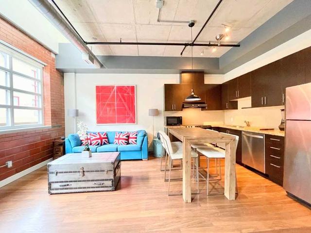 303 - 10 Wellesley Pl