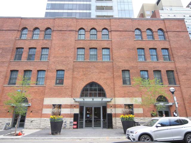 320 - 5 St Joseph St