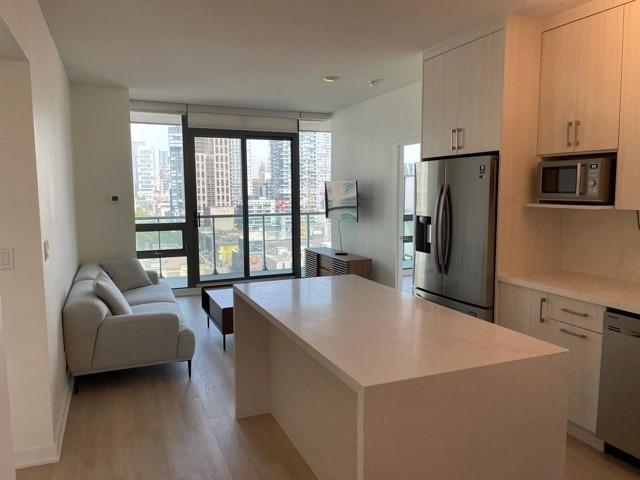 1304 - 33 Lombard St