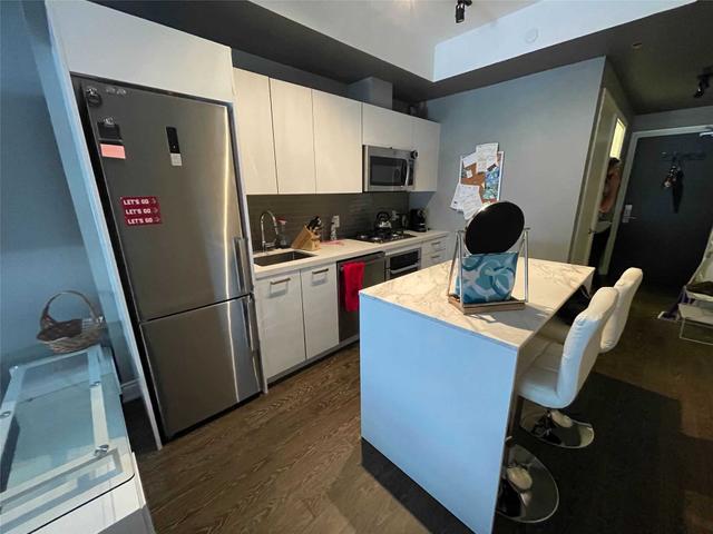 810 - 608 Richmond St W