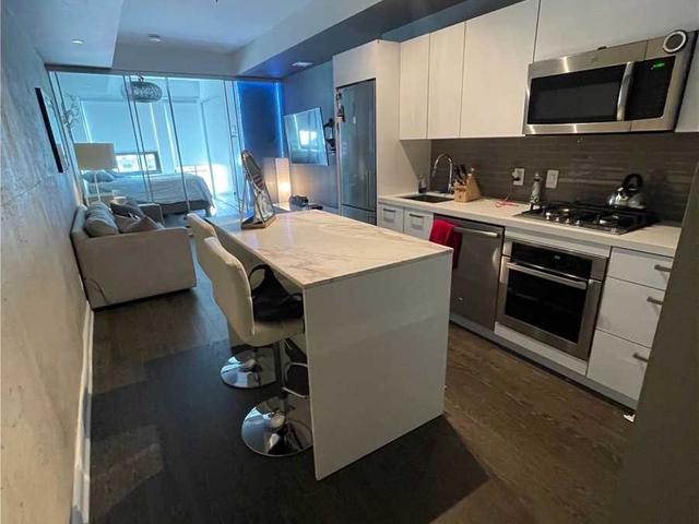 810 - 608 Richmond St W