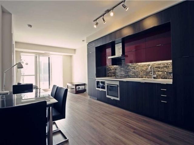 1810 - 300 Front St W