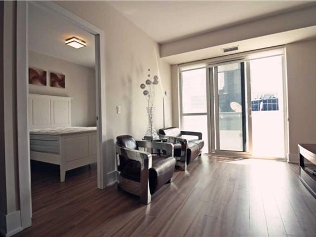 1810 - 300 Front St W