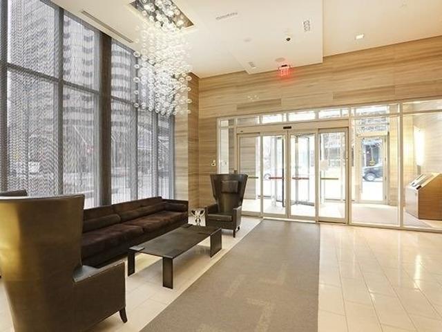 1206 - 300 Front St W