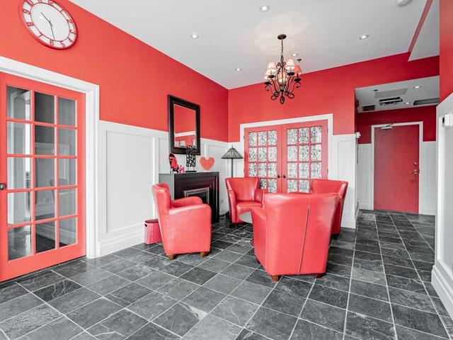 710 - 477 Richmond St W