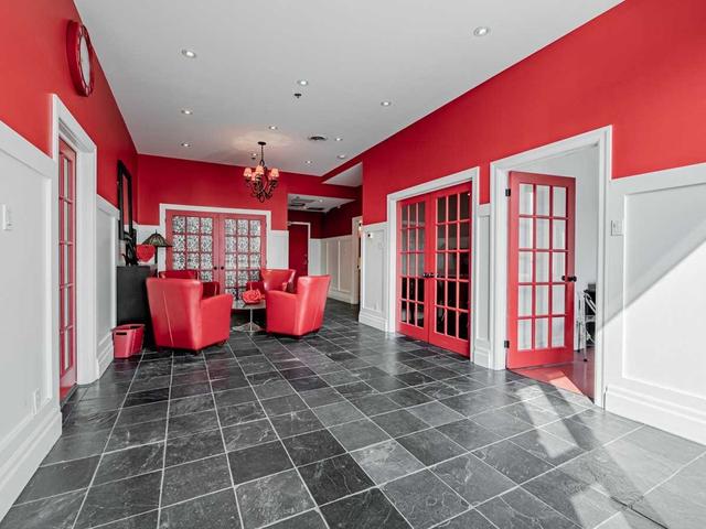 710 - 477 Richmond St W