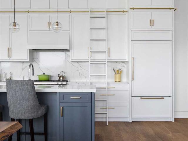 1018 - 637 Lake Shore Blvd W