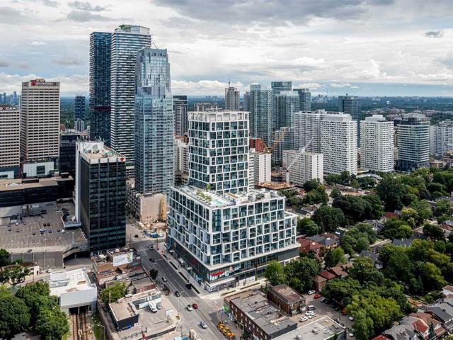 1208 - 5 Soudan Ave