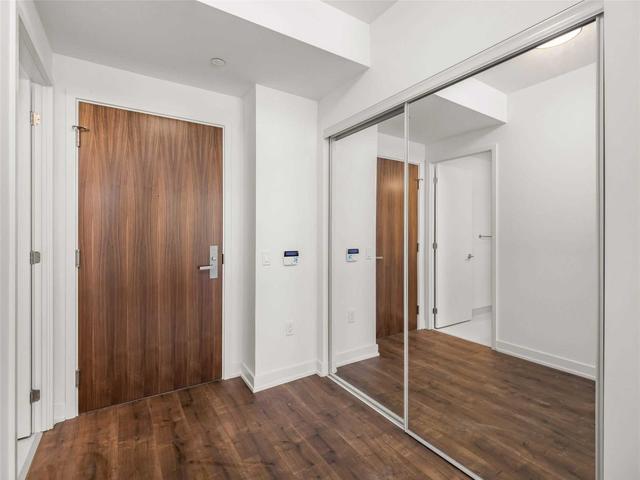 421 - 15 Queens Quay E