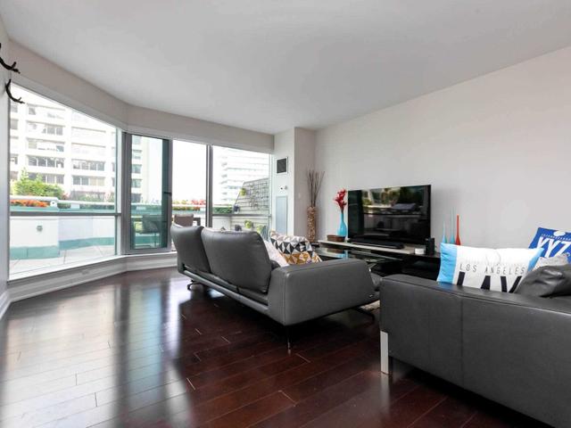 SPH1-02 - 10 Queens Quay W