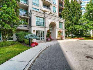 802 - 28 William Carson Cres