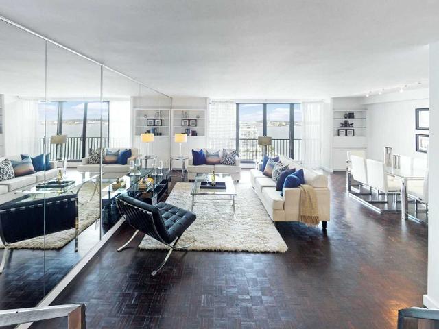 2007 - 33 Harbour Sq