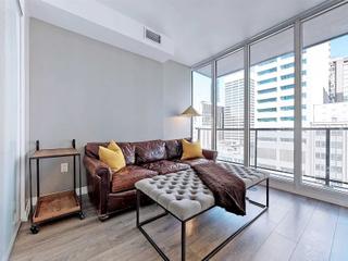 810 - 426 University Ave