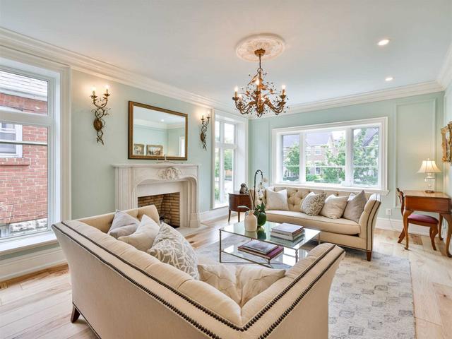 2 Governors Rd