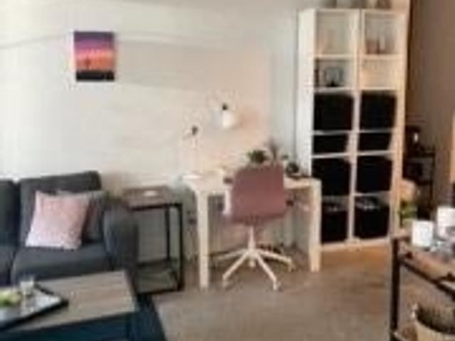 432 - 461 Adelaide St W