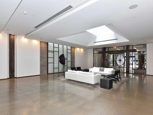 1036 - 1030 King St W