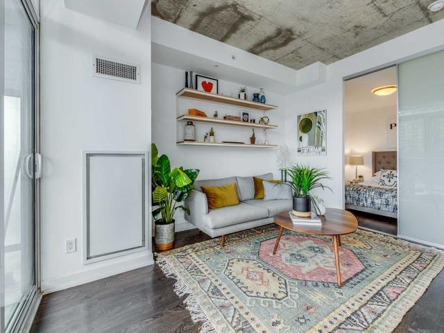 607 - 1205 Queen St W