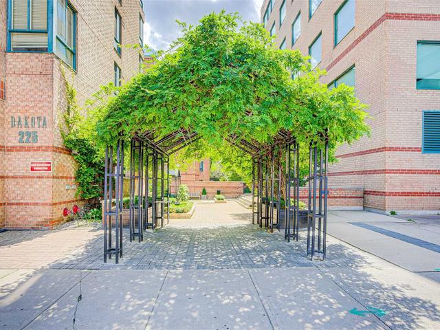 506 - 225 Davenport Rd