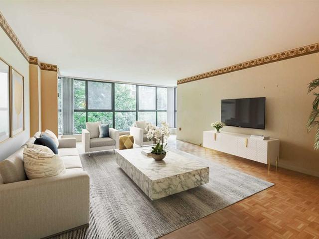 #423 - 80 Front St E