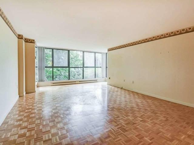 #423 - 80 Front St E