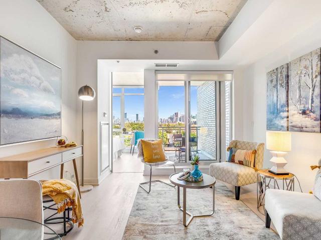 613 - 20 Gladstone Ave