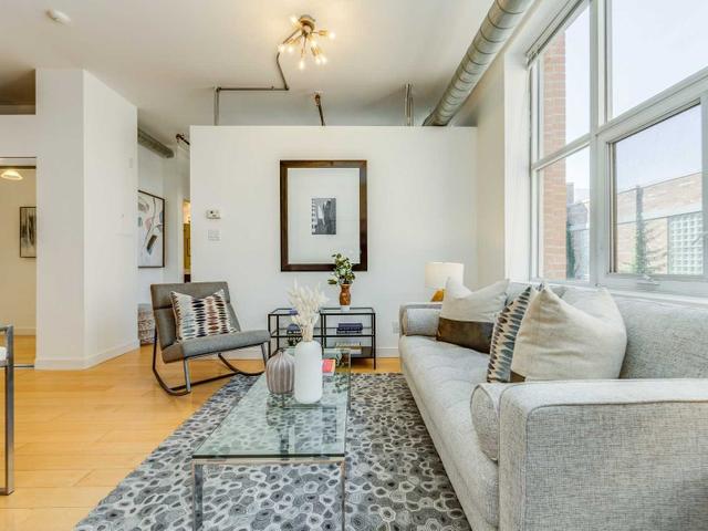 PH28 - 955 Queen St W