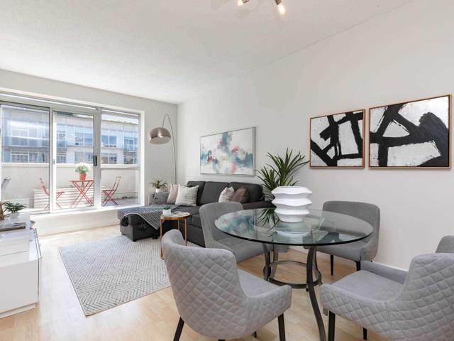 PH12 - 1000 King St W