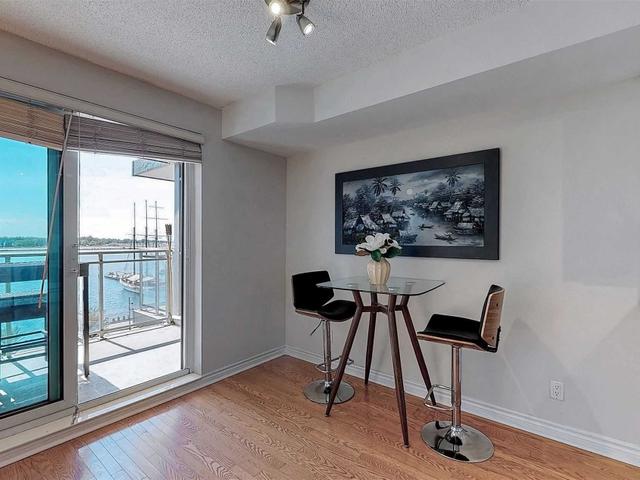 602 - 410 Queens Quay W