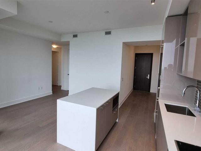 5409 - 1 Yorkville Ave