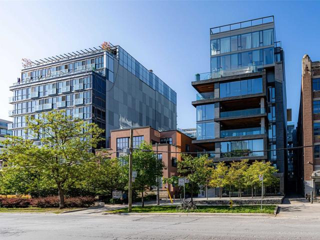 601 - 500 Wellington St W