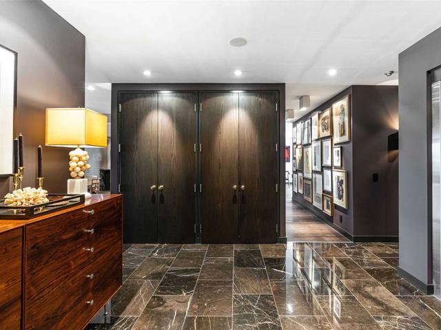 601 - 500 Wellington St W