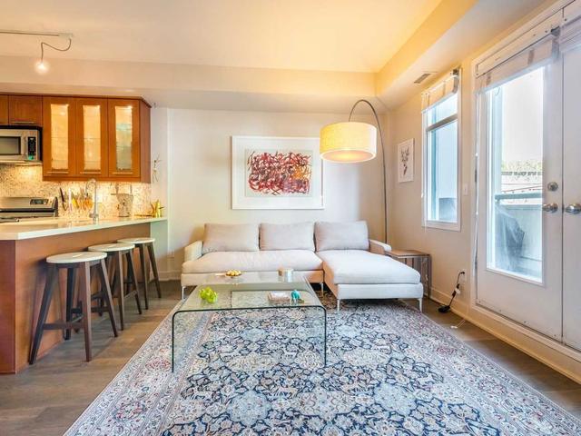 326 - 500 Richmond St W