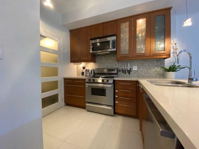 326 - 500 Richmond St W