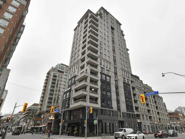 201 - 68 Yorkville Ave