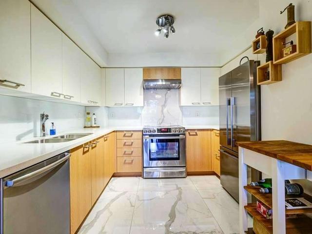 5 - 232 St George St