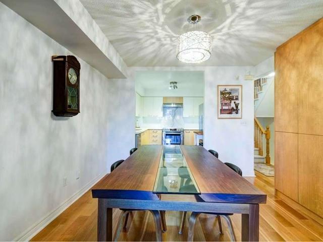 5 - 232 St George St