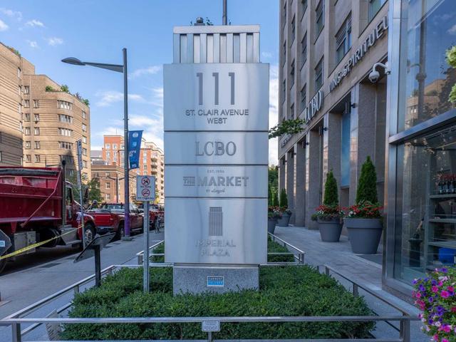 619 - 111 St Clair Ave W