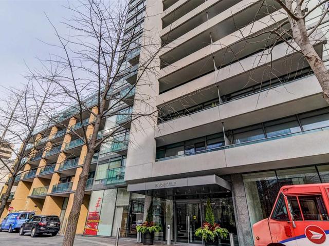 211 - 18 Yorkville Ave