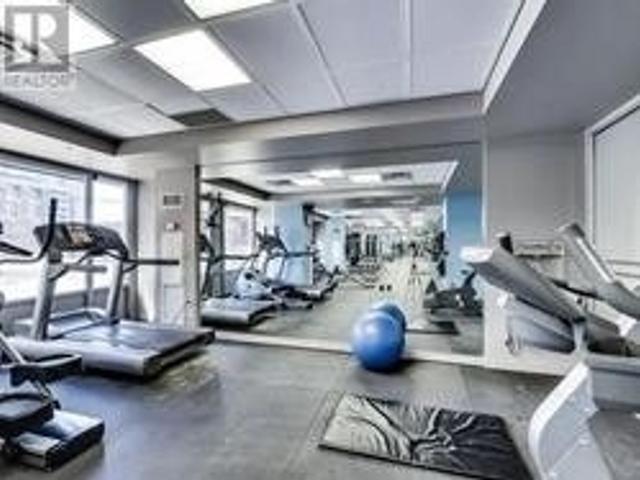 PH832 - 1029 King St W