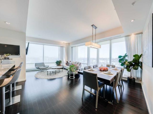 4505 - 180 University Ave