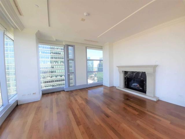 3803 - 183 Wellington St W